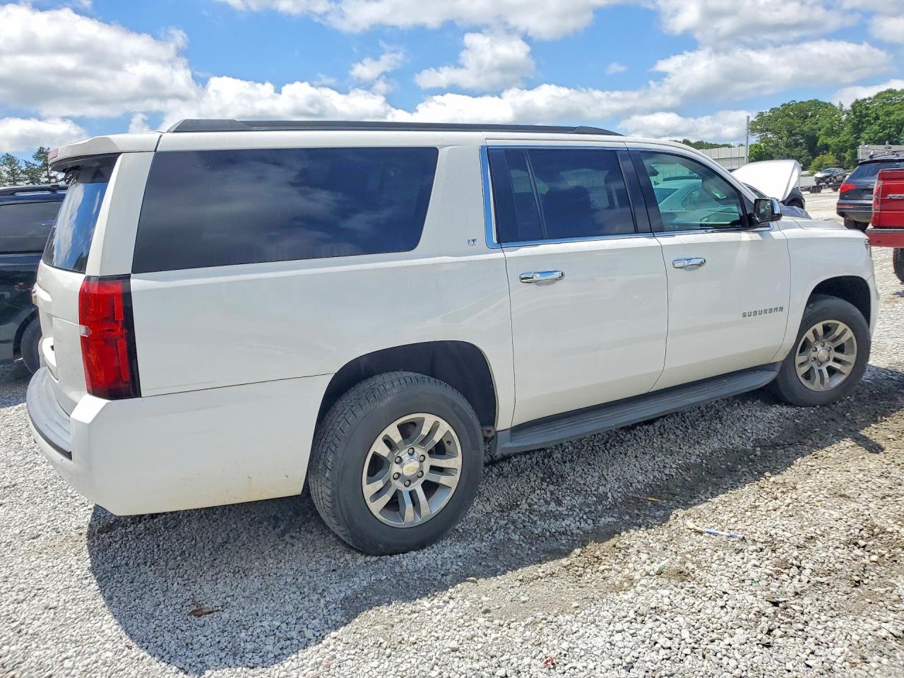 1GNSCHKCXKR178204 · 2019 CHEVROLET SUBURBAN · 3/13