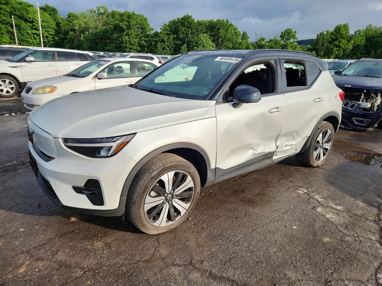 YV4ED3UW8P2072621 · 2023 VOLVO XC40