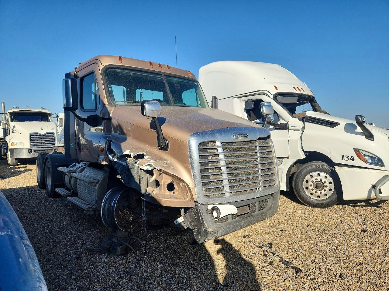 3AKJGEDVXFSGE8807 · 2015 FREIGHTLINER CASCADIA