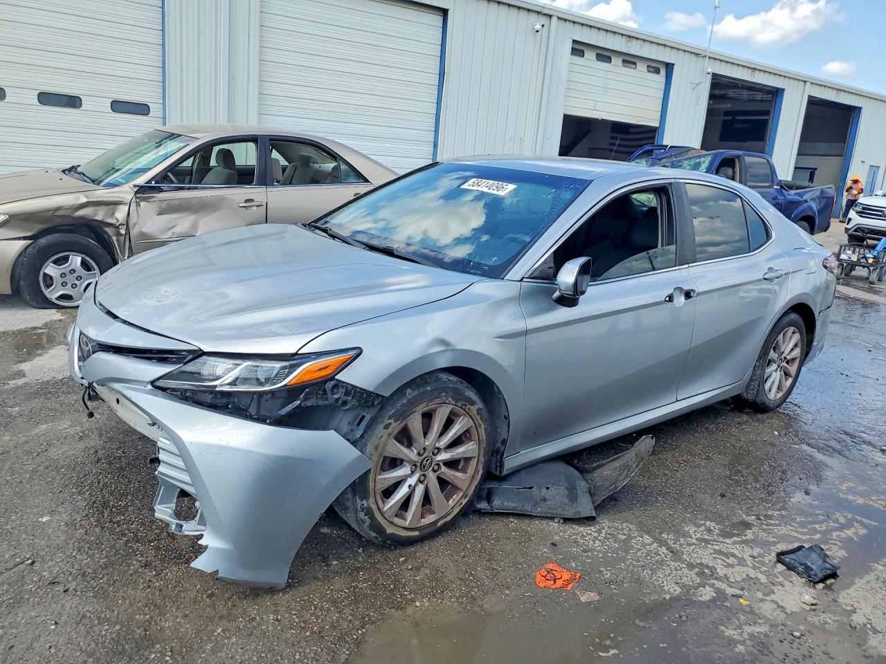 4T1B11HK1JU061140 · 2018 TOYOTA CAMRY