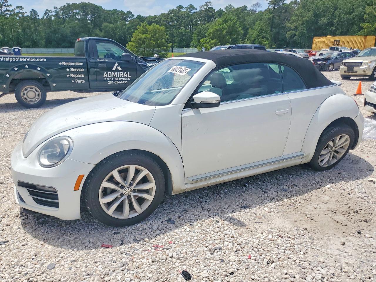 3VW517AT8HM814665 · 2017 VOLKSWAGEN BEETLE