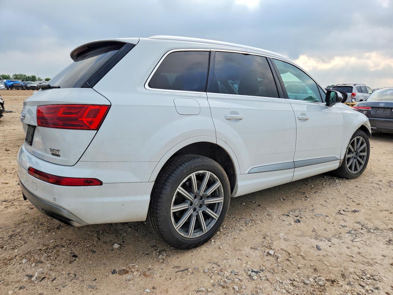 WA1VAAF75JD018284 · 2018 AUDI Q7 · 3/14