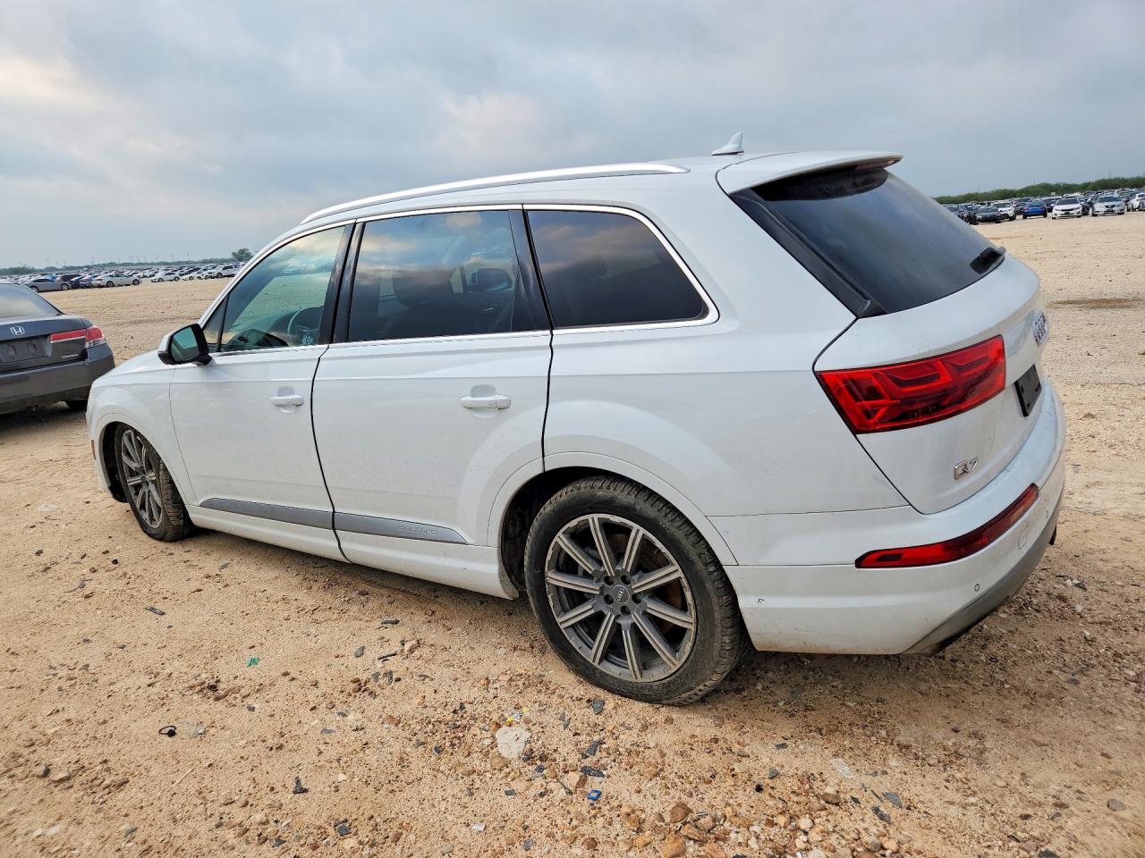 WA1VAAF75JD018284 · 2018 AUDI Q7 · 2/14