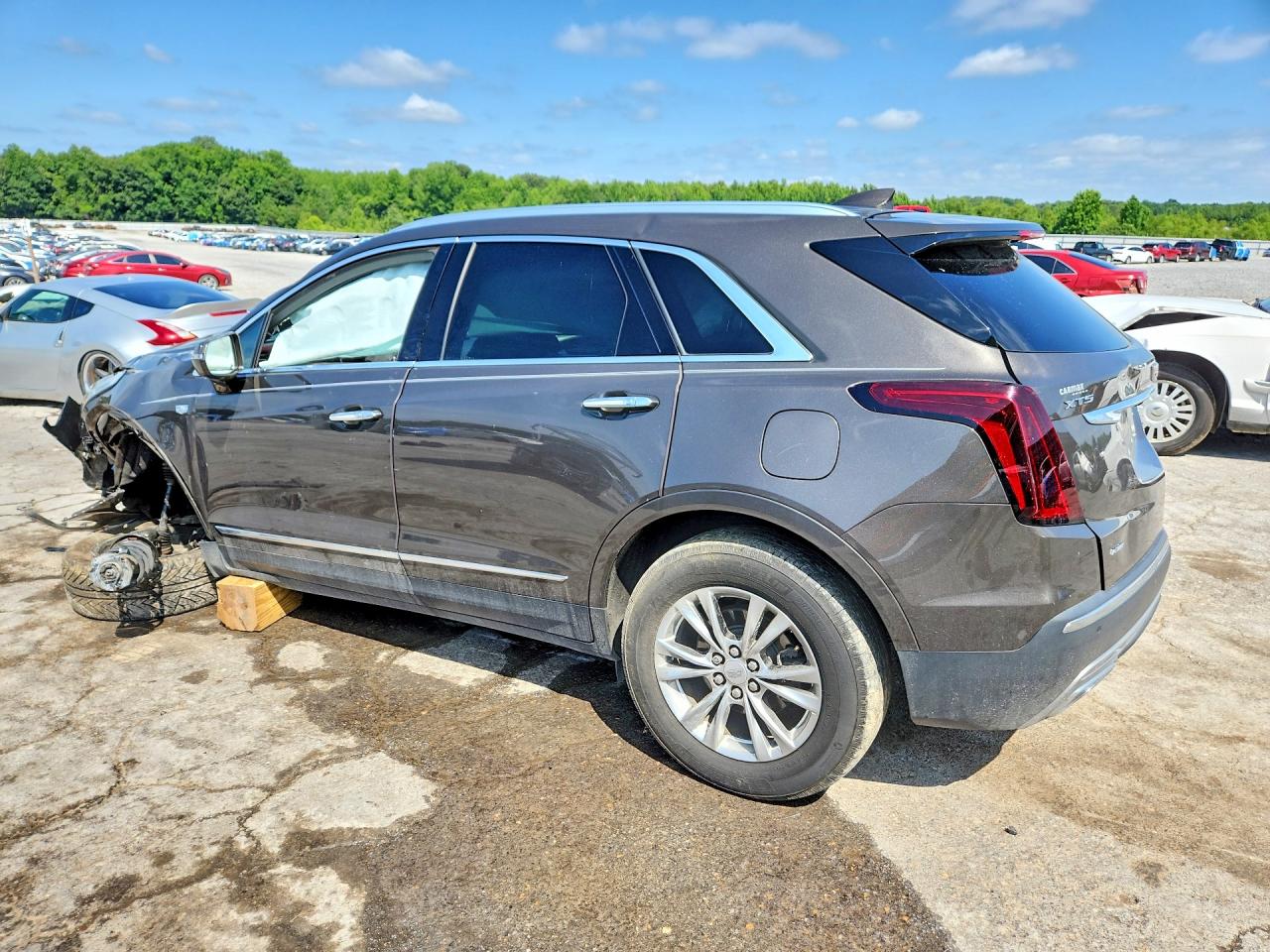 1GYKNDRS8LZ172356 · 2020 CADILLAC XT5 · 2/13