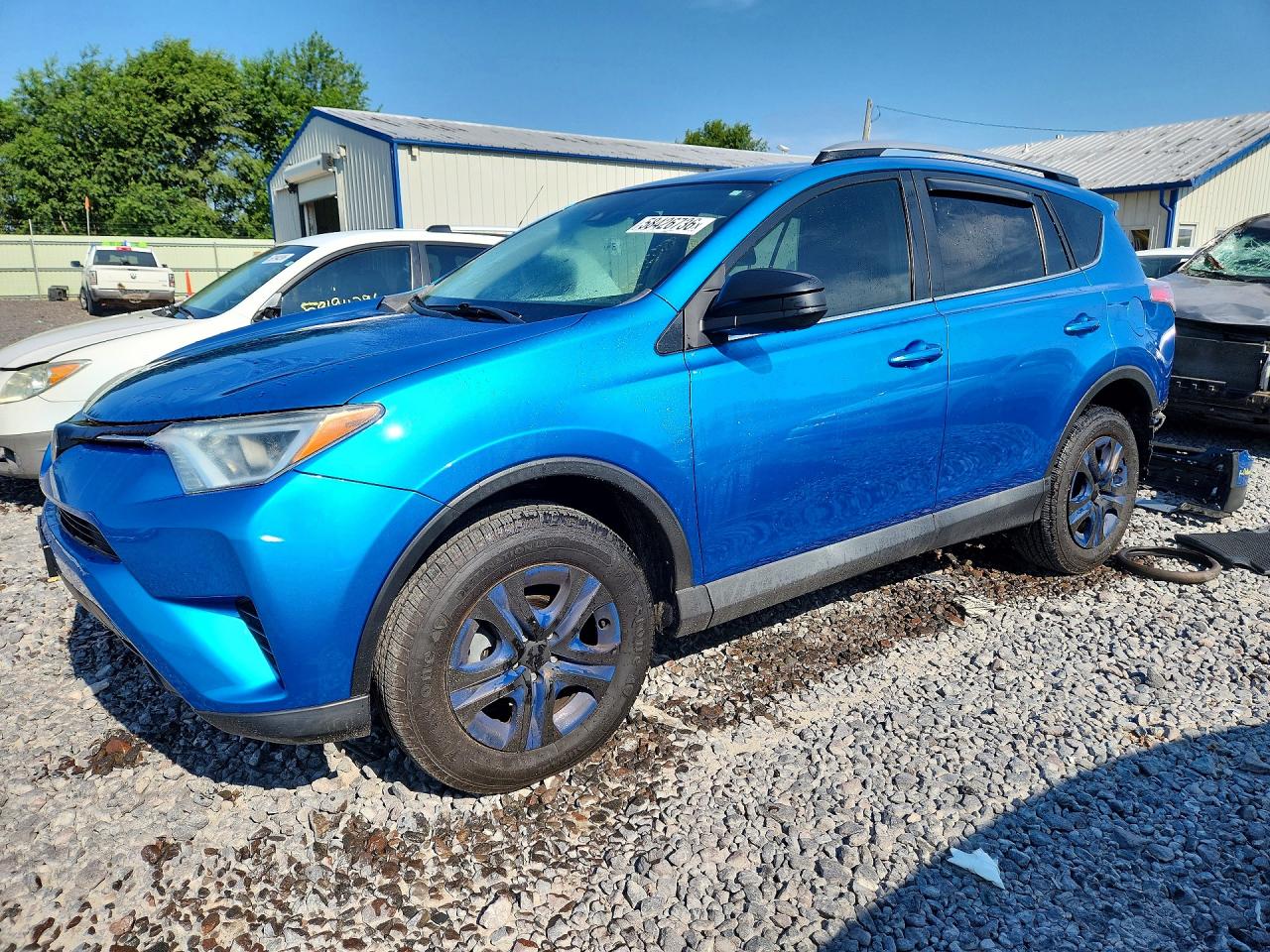 2T3ZFREVXHW369969 · 2017 TOYOTA RAV4