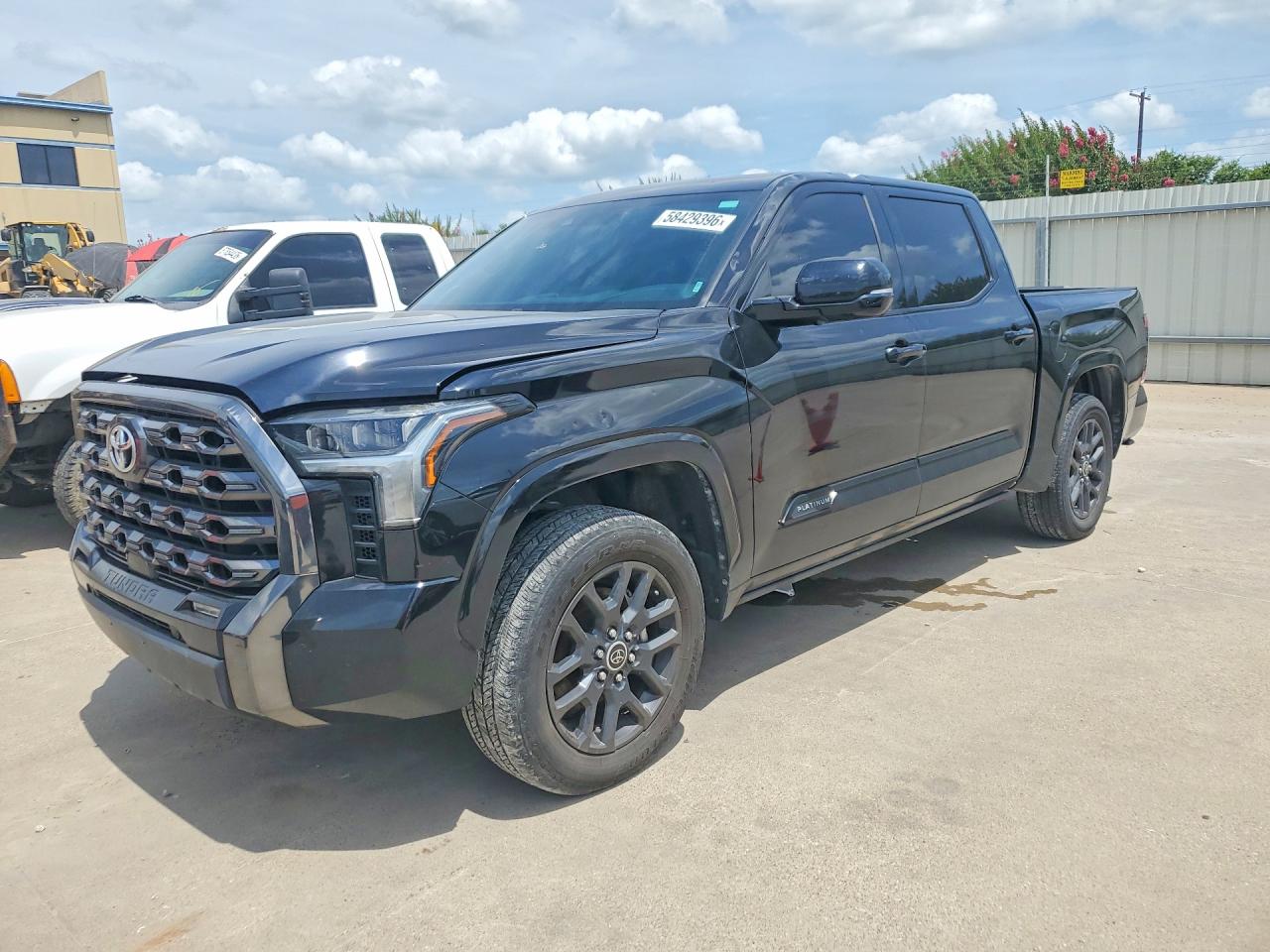 5TFNA5DB8NX038652 · 2022 TOYOTA TUNDRA