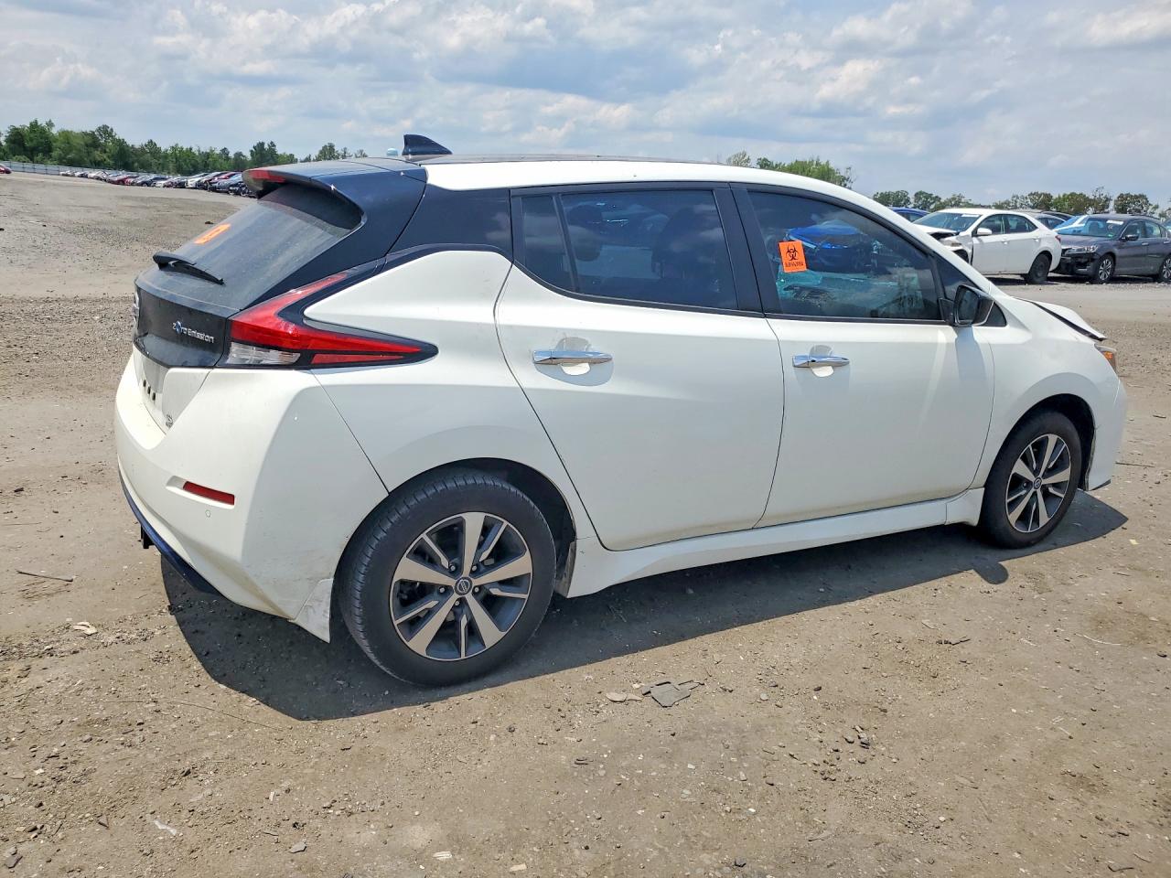 1N4BZ1BV8NC562320 · 2022 NISSAN LEAF · 3/13
