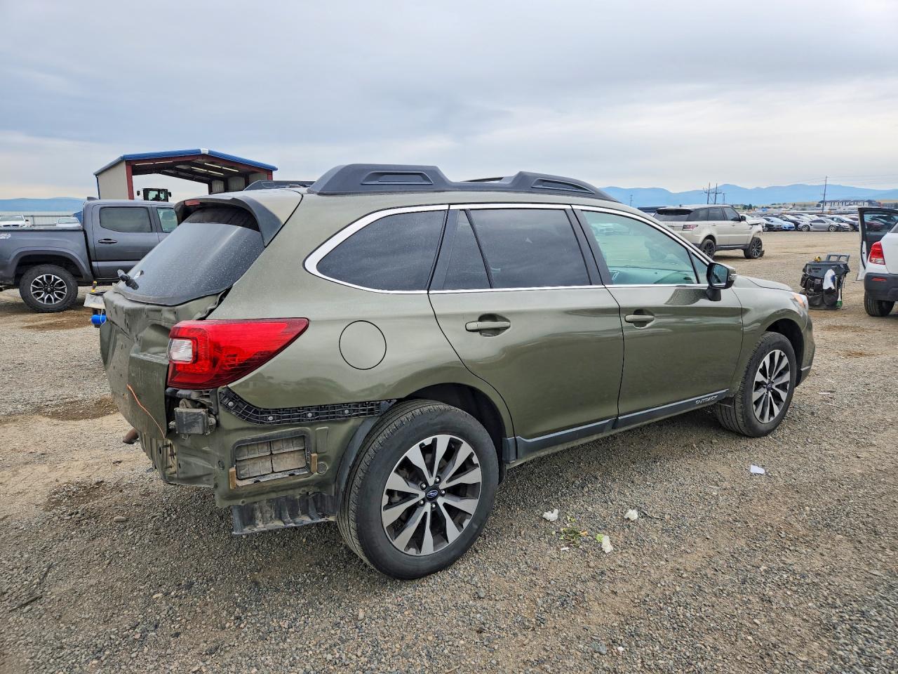 4S4BSAJC3F3343356 · 2015 SUBARU OUTBACK · 3/13
