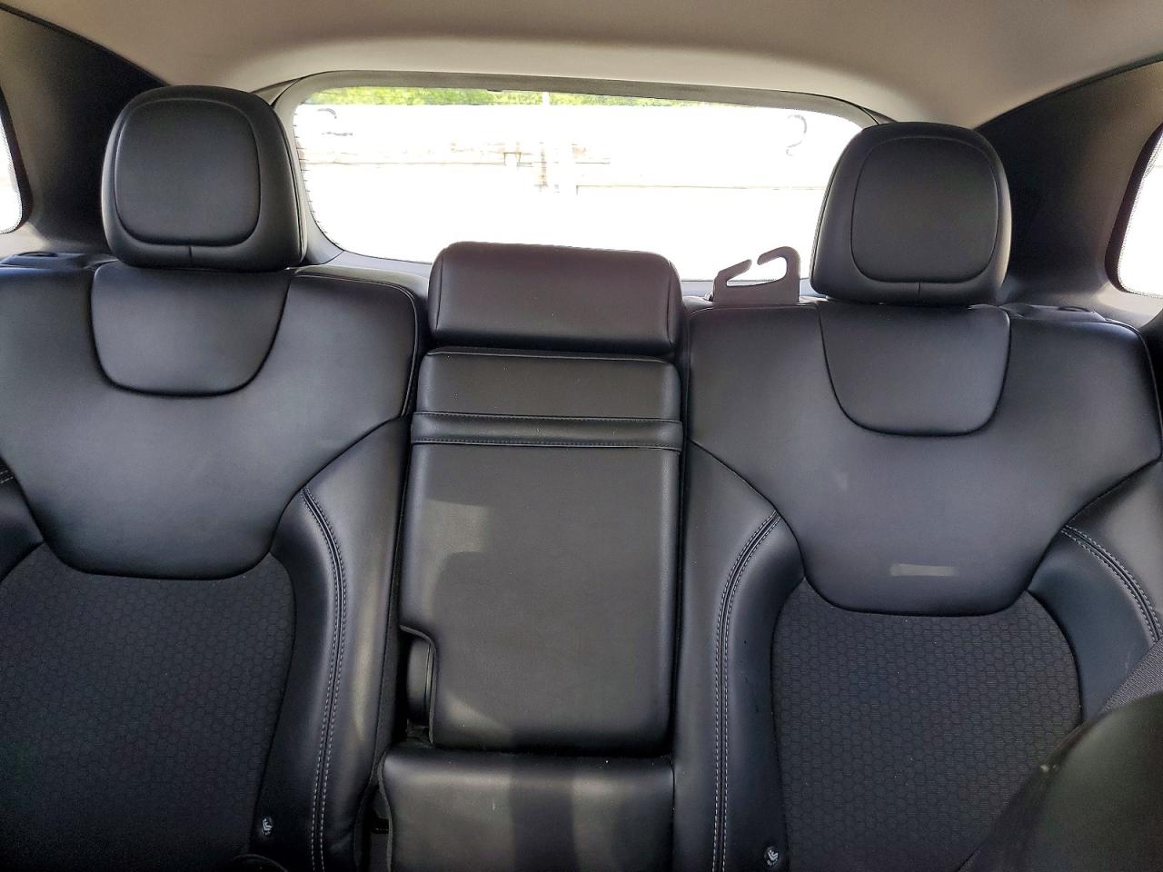1C4PJMLB3KD192753 · 2019 JEEP CHEROKEE · 10/14