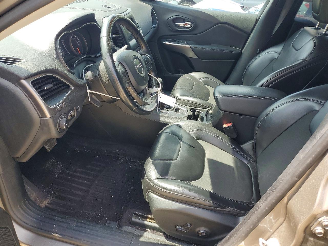 1C4PJMLB3KD192753 · 2019 JEEP CHEROKEE · 7/14