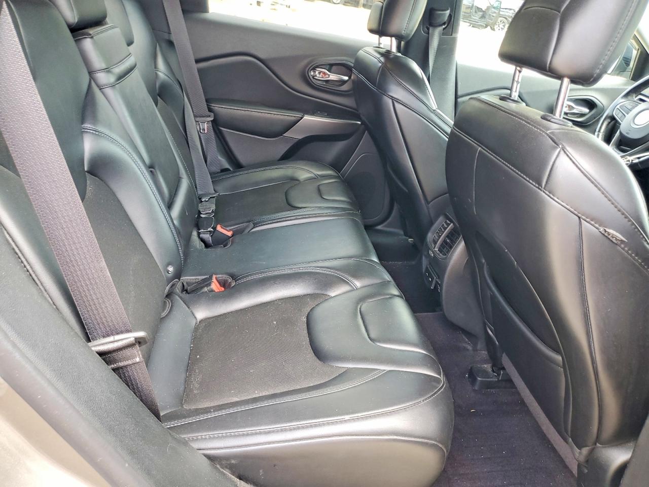 1C4PJMLB3KD192753 · 2019 JEEP CHEROKEE · 11/14