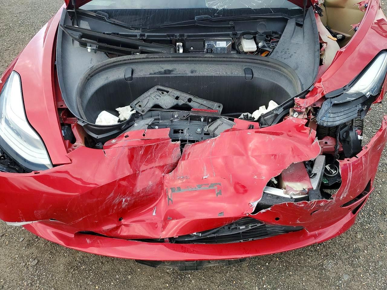 5YJ3E1EB2JF135224 · 2018 TESLA MODEL 3 · 11/12