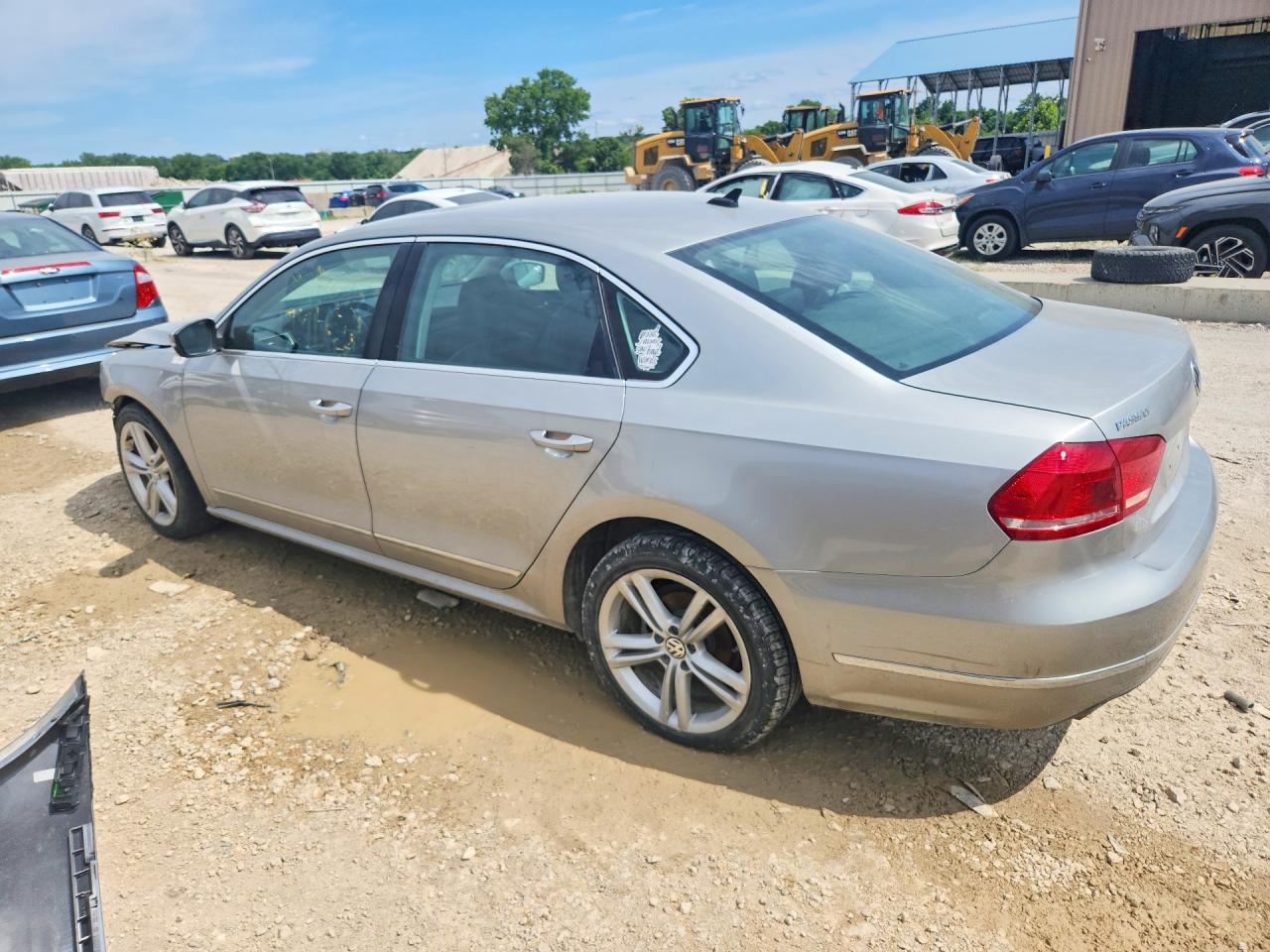 1VWCN7A30DC079512 · 2013 VOLKSWAGEN PASSAT · 2/12