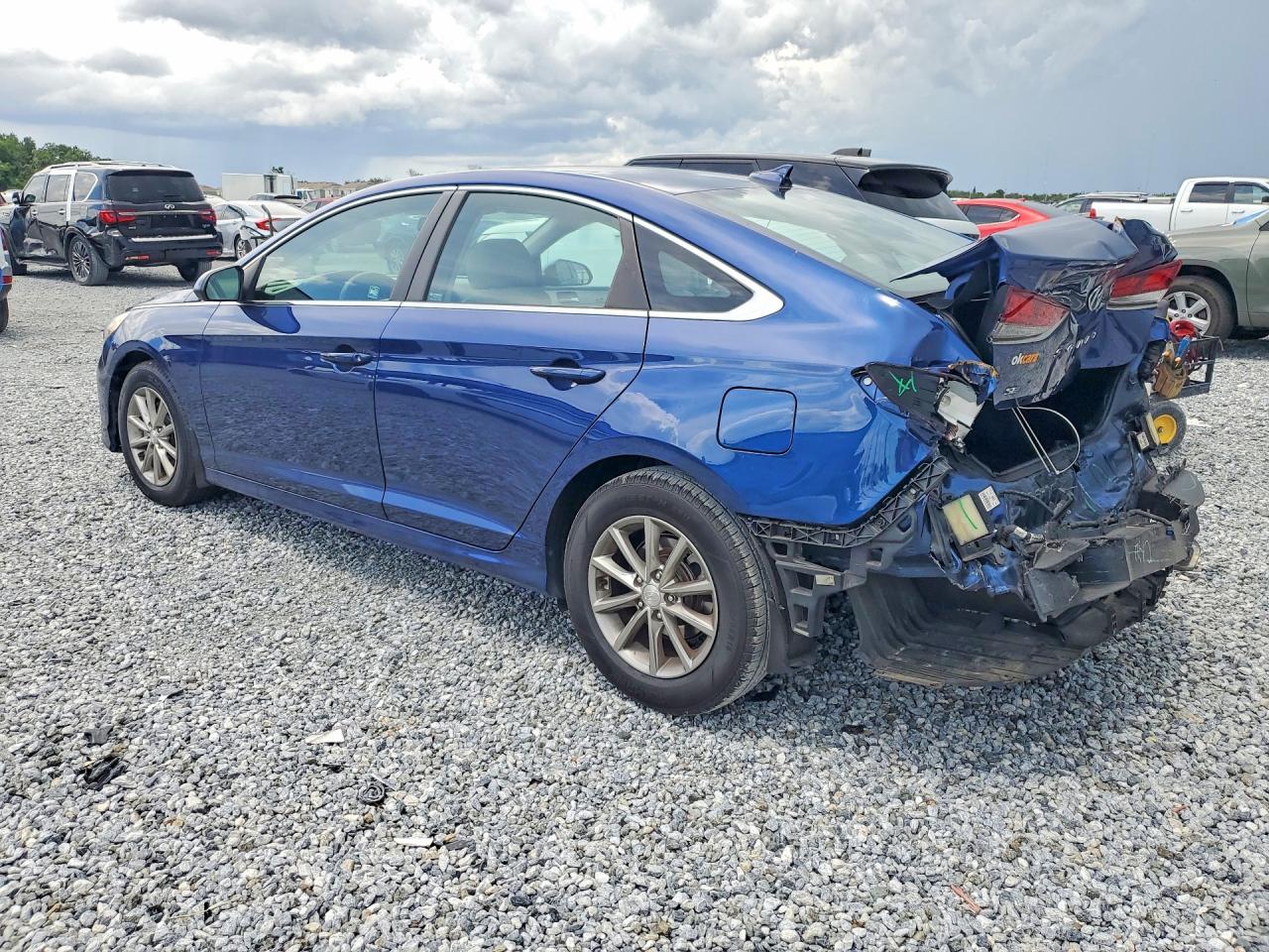 5NPE24AF0KH796958 · 2019 HYUNDAI SONATA · 2/13