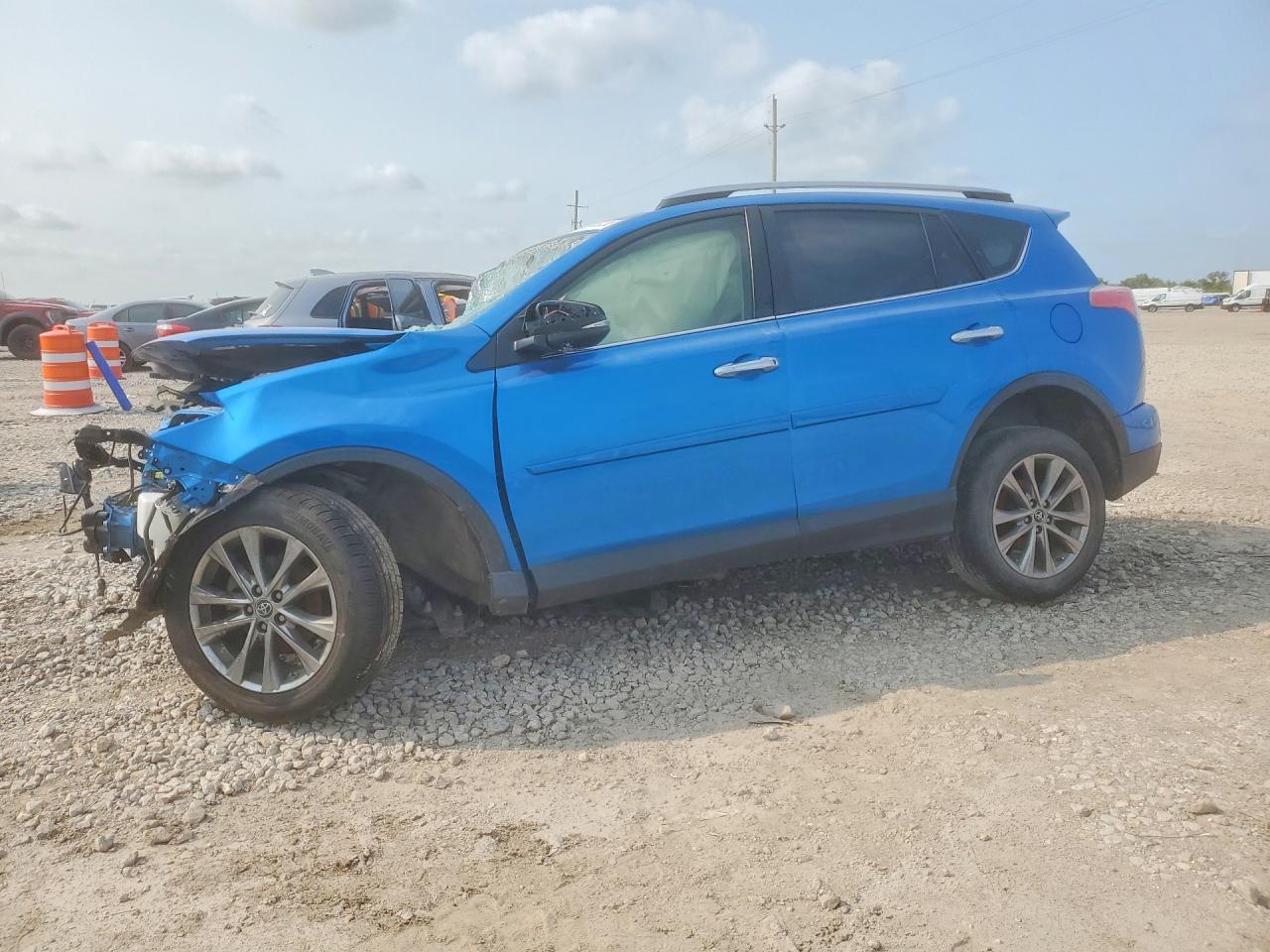 JTMYFREV5JJ154712 · 2018 TOYOTA RAV4