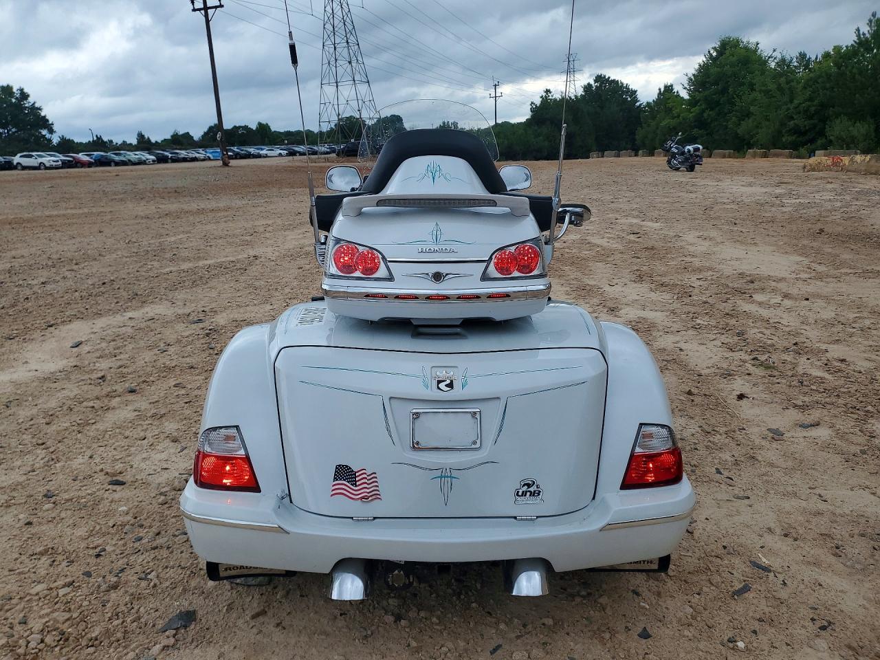 1HFSC47L88A704210 · 2008 HONDA GL1800 · 4/9