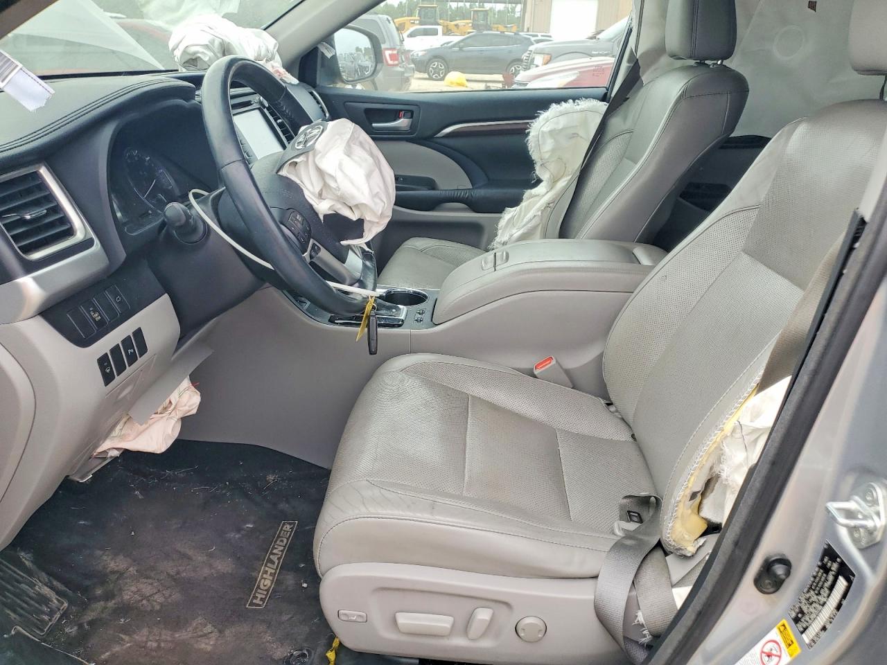 5TDDKRFH9FS222068 · 2015 TOYOTA HIGHLANDER · 7/13