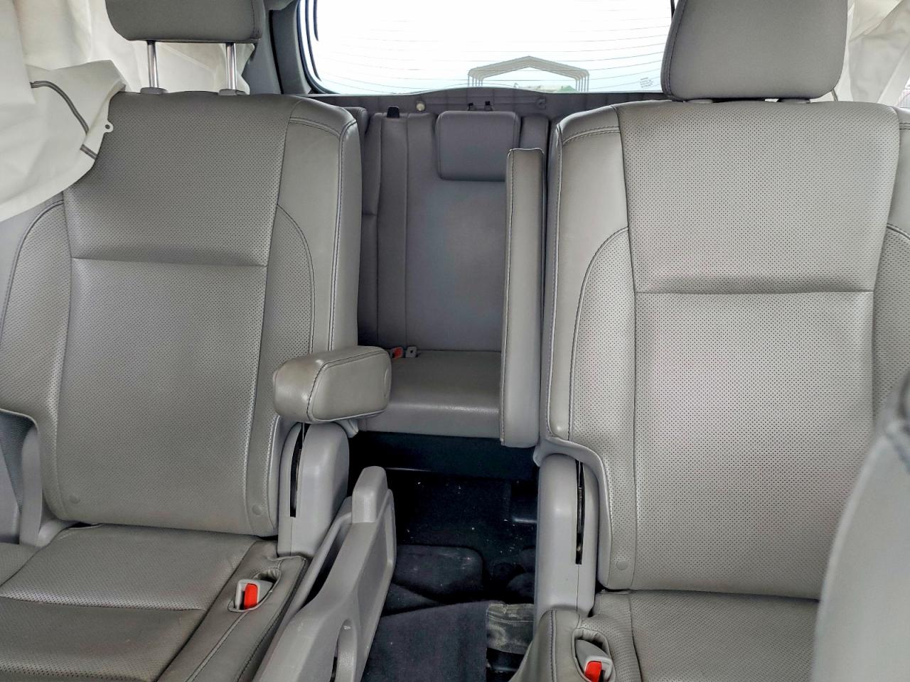 5TDDKRFH9FS222068 · 2015 TOYOTA HIGHLANDER · 10/13