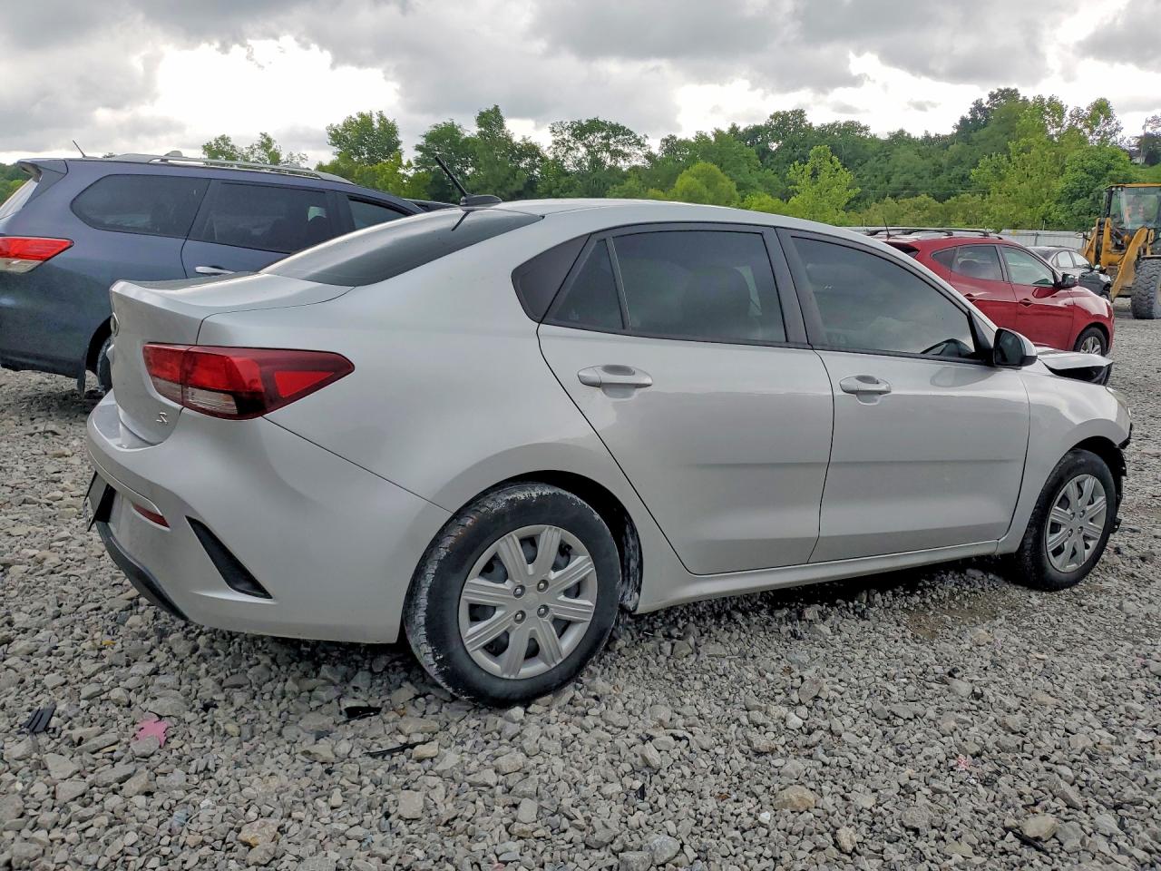 3KPA24AD4ME401281 · 2021 KIA RIO · 3/13