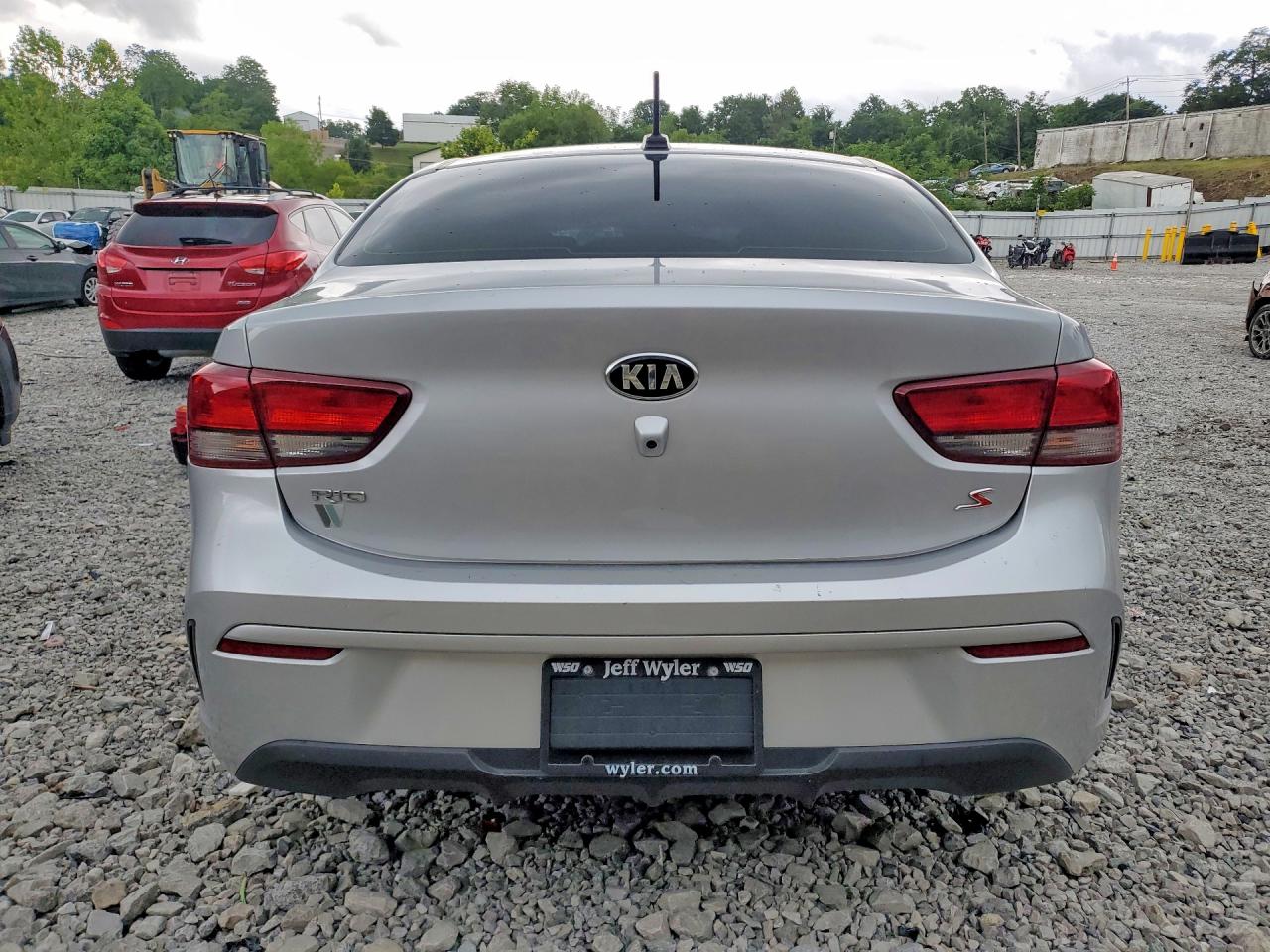 3KPA24AD4ME401281 · 2021 KIA RIO · 6/13