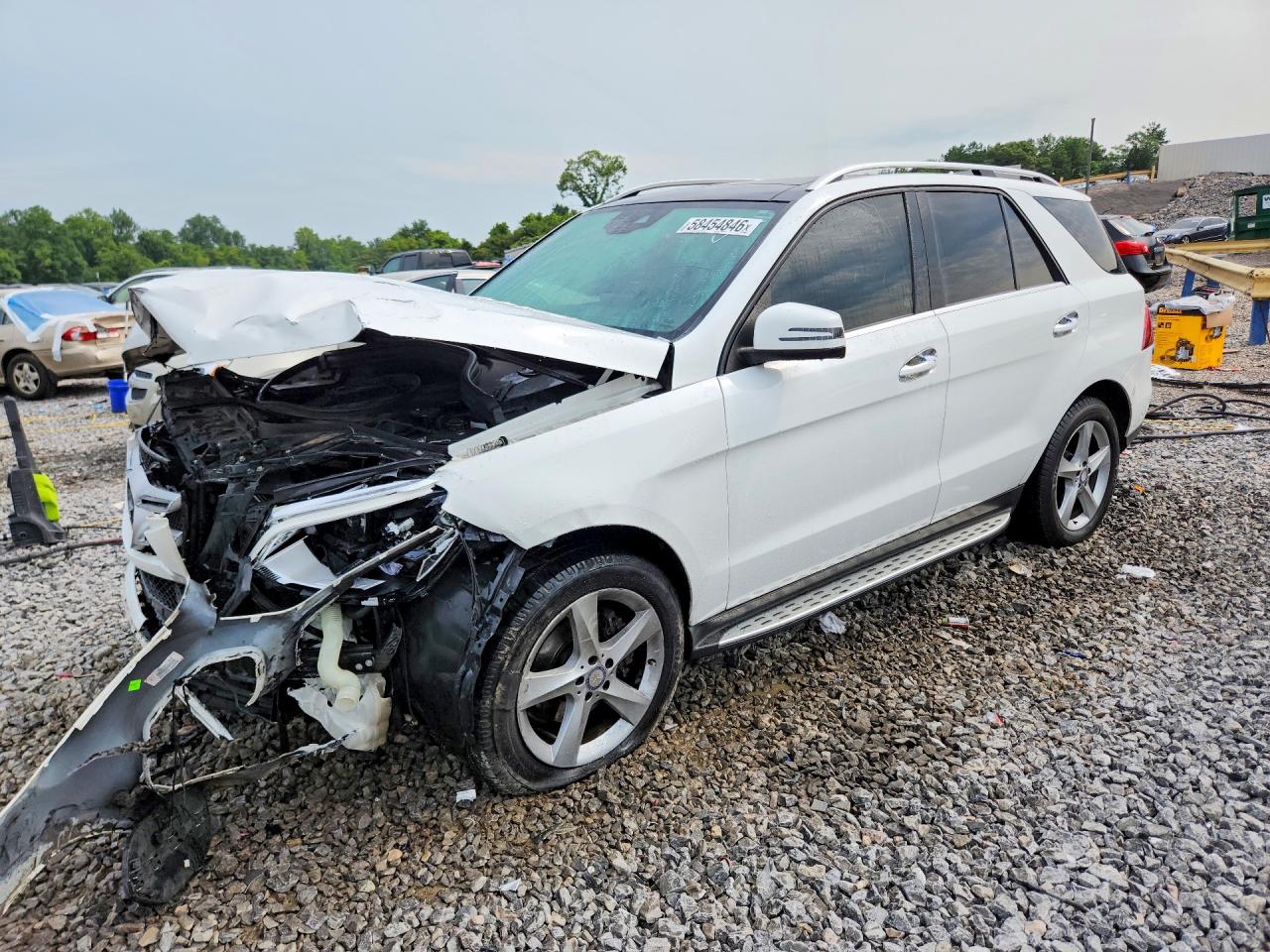 4JGDA5JB5HA884028 · 2017 MERCEDES-BENZ GLE