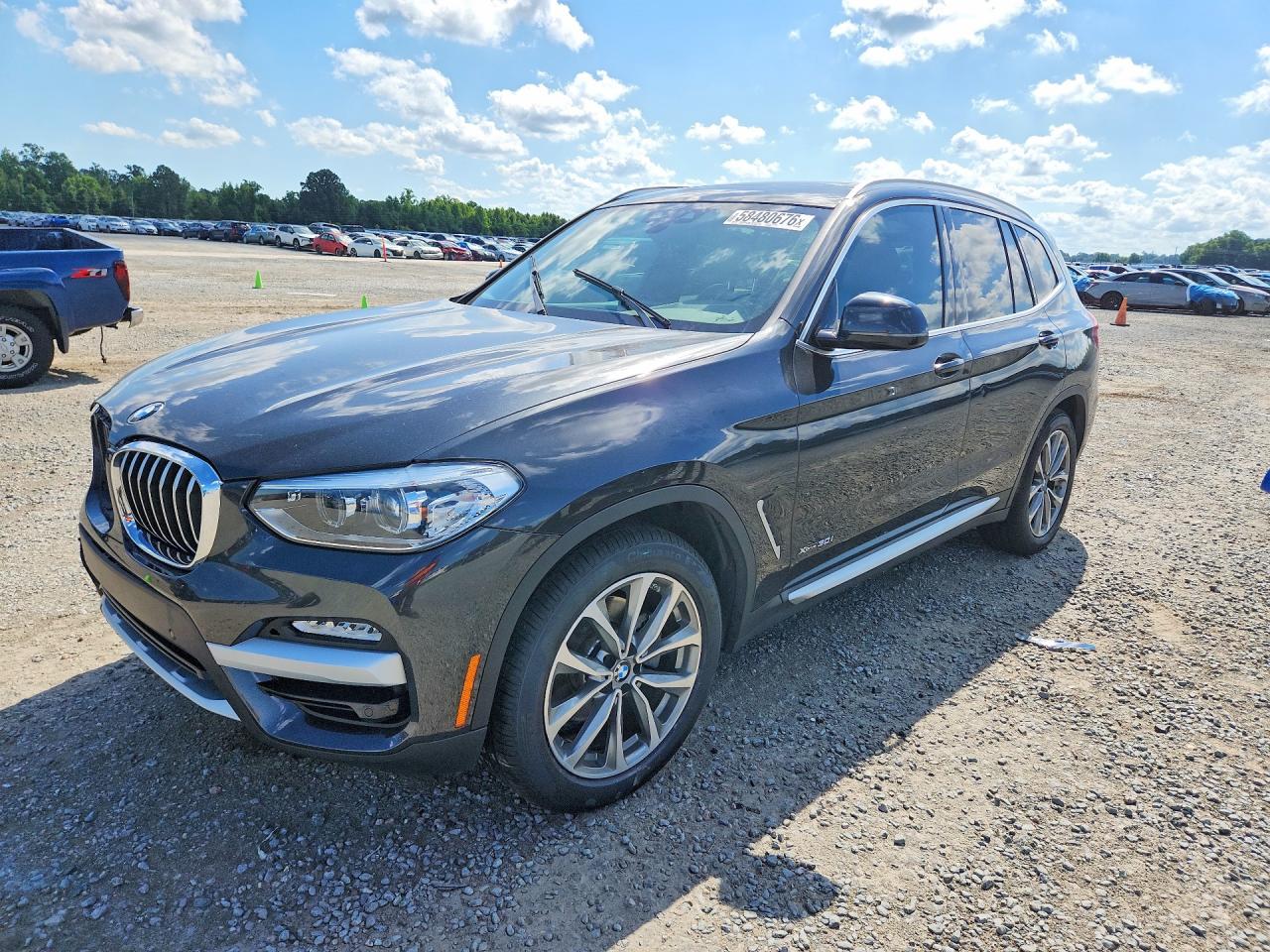 5UXTR9C5XJLD60876 · 2018 BMW X3