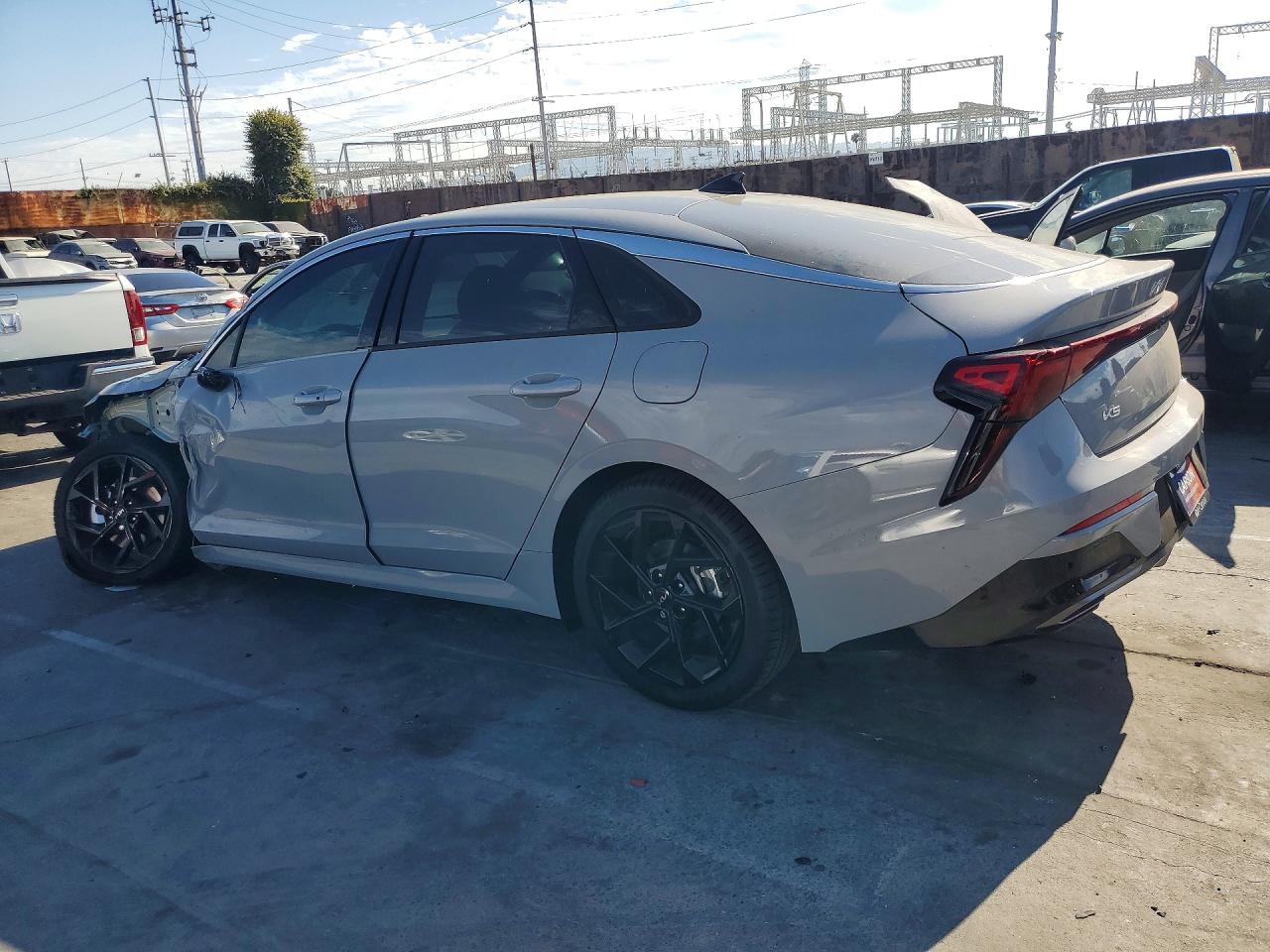 KNAG64J74T5470276 · 2026 KIA K5 · 2/12