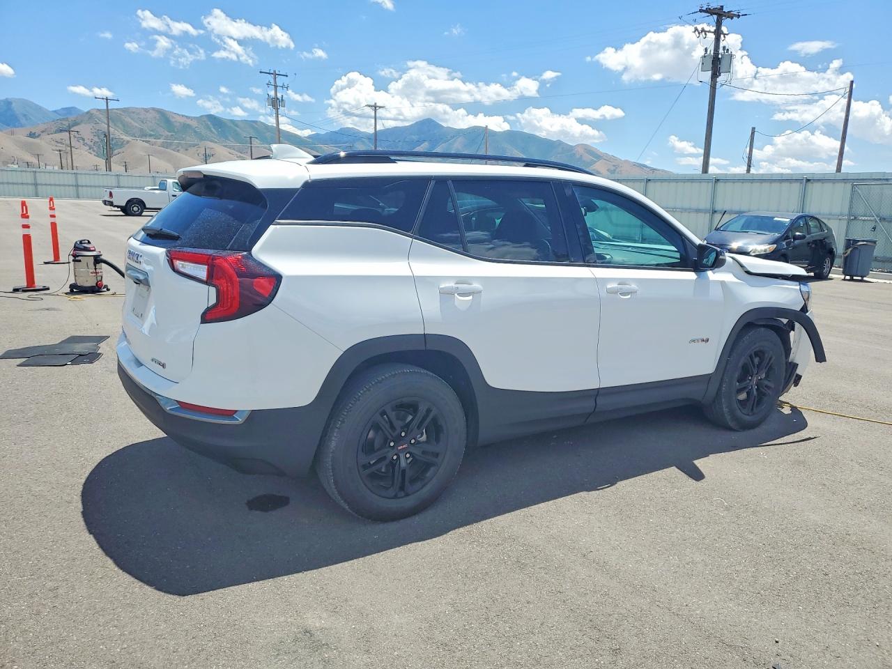 3GKALYEG7RL124819 · 2024 GMC TERRAIN · 3/13
