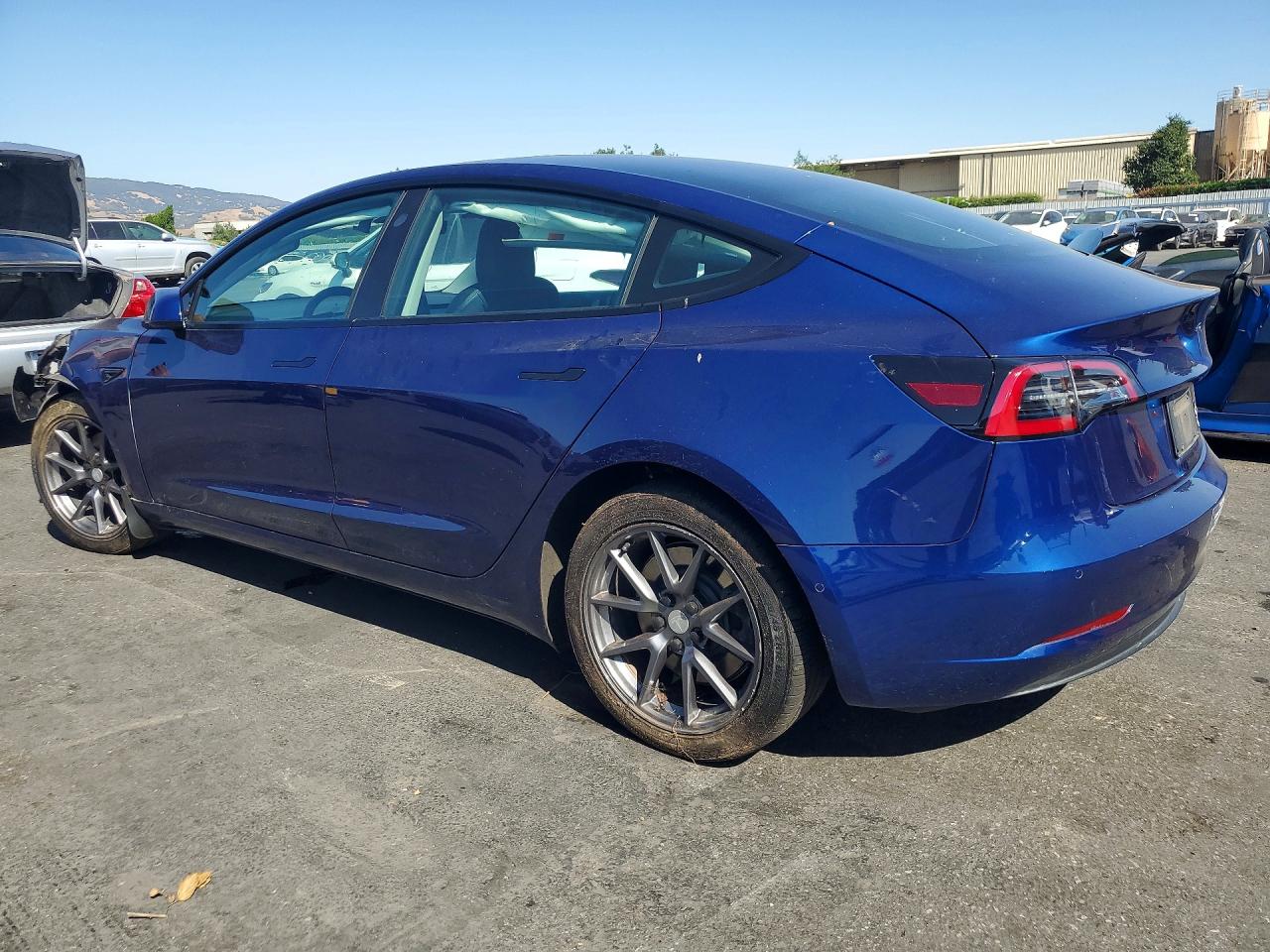 5YJ3E1EB2NF275926 · 2022 TESLA MODEL 3 · 2/12