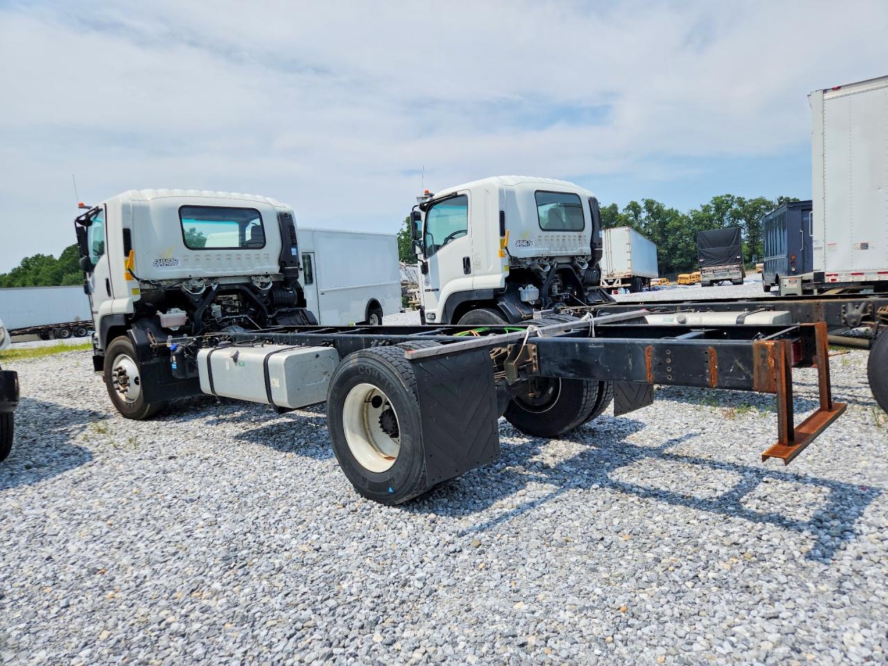 54DK6S161KSG00926 · 2019 ISUZU FTR · 2/13