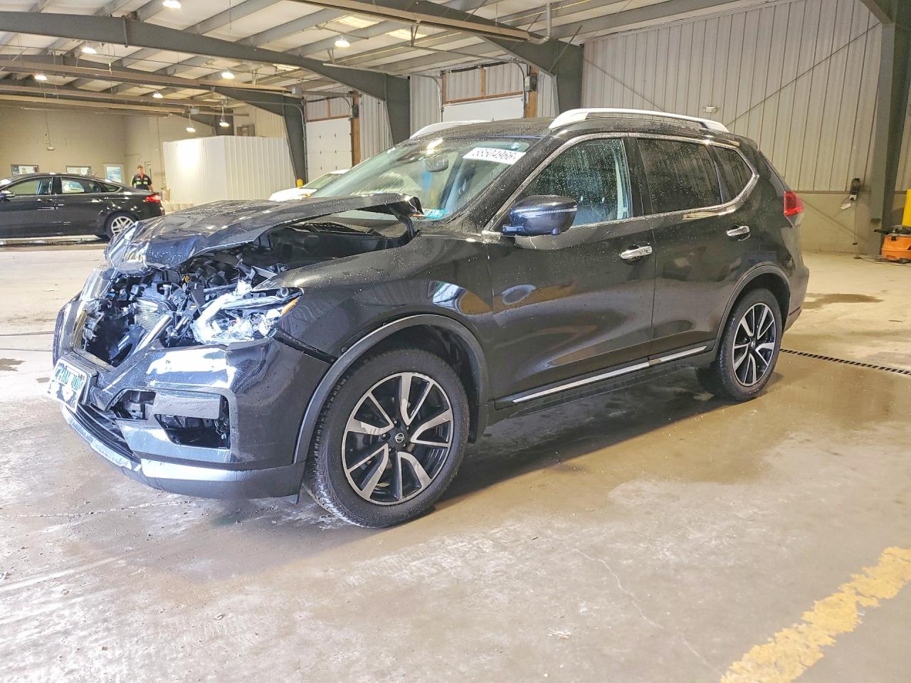 JN8AT2MV2JW324518 · 2018 NISSAN ROGUE
