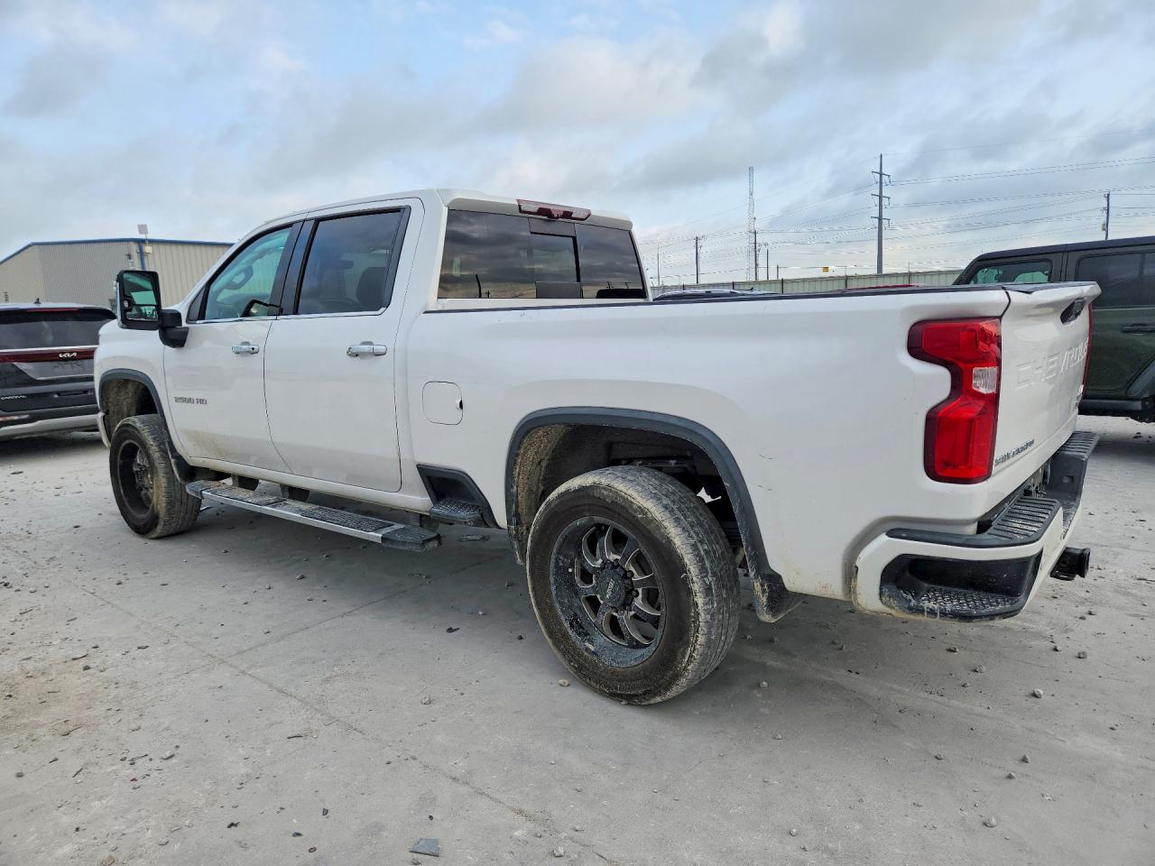 1GC4YREYXLF252966 · 2020 CHEVROLET SILVERADO · 2/13