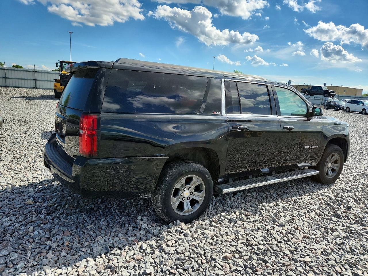 1GNSKJKC0FR737727 · 2015 CHEVROLET SUBURBAN · 3/13