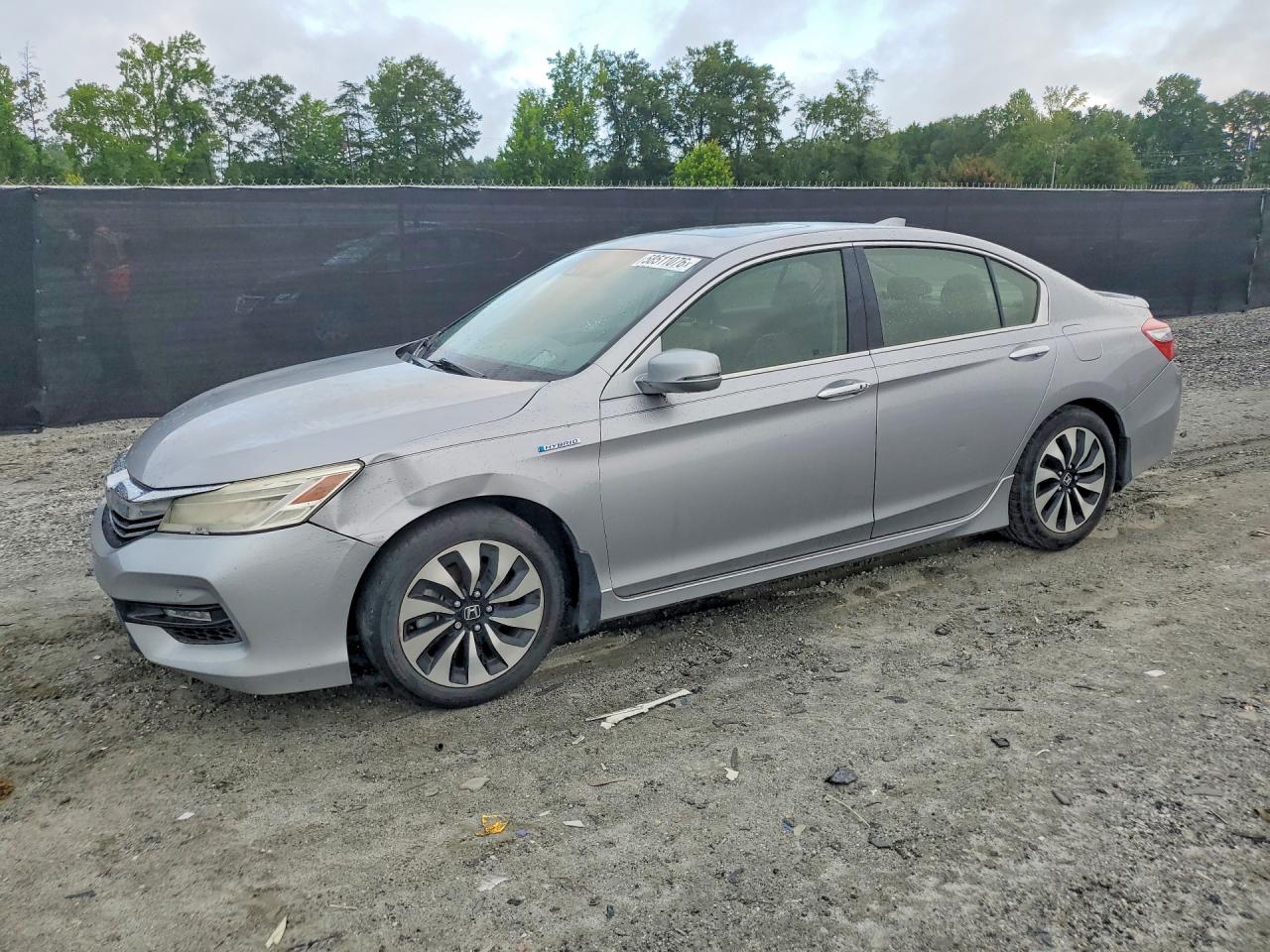 JHMCR6F75HC010686 · 2017 HONDA ACCORD