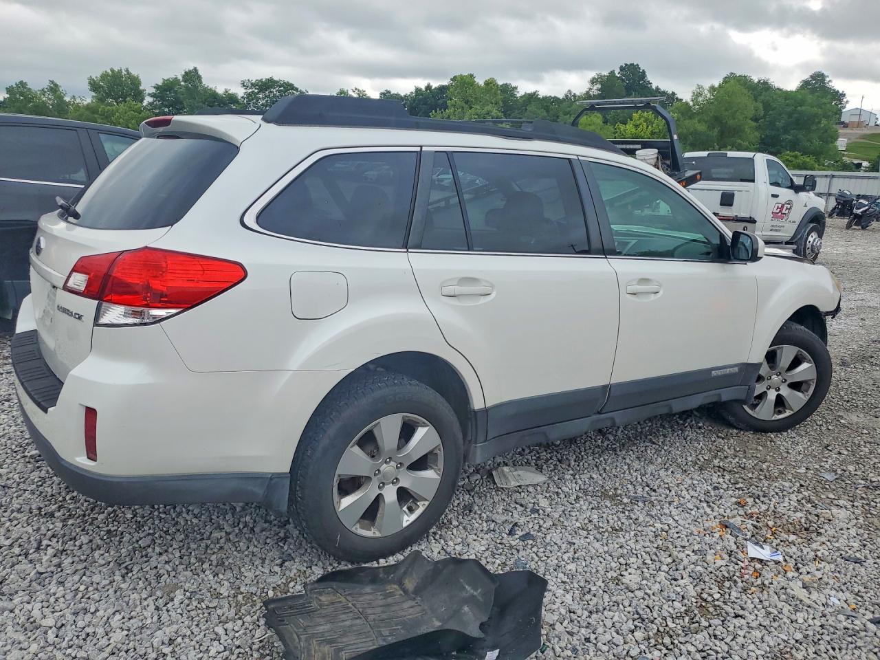 4S4BRCGC7A3344386 · 2010 SUBARU OUTBACK · 3/14