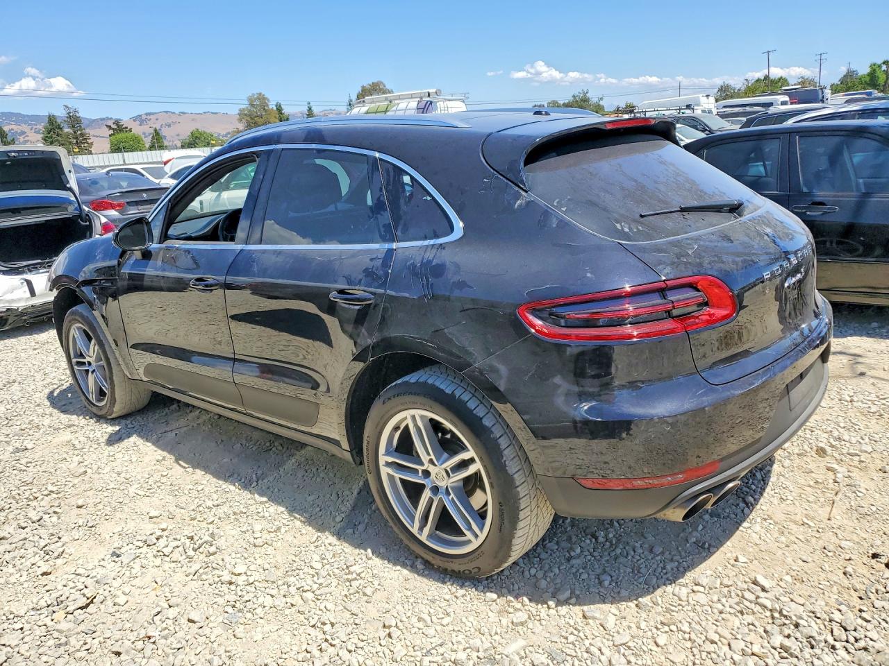 WP1AB2A50FLB72300 · 2015 PORSCHE MACAN · 2/14