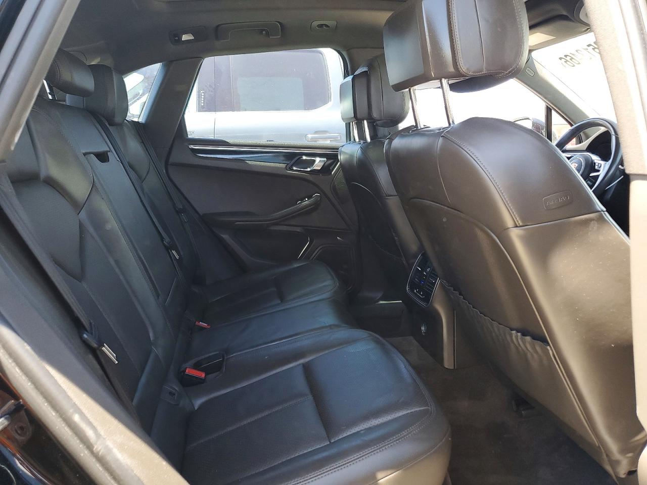 WP1AB2A50FLB72300 · 2015 PORSCHE MACAN · 11/14