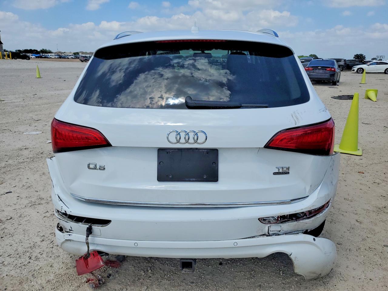 WA1CMAFP8FA132819 · 2015 AUDI Q5 · 6/12