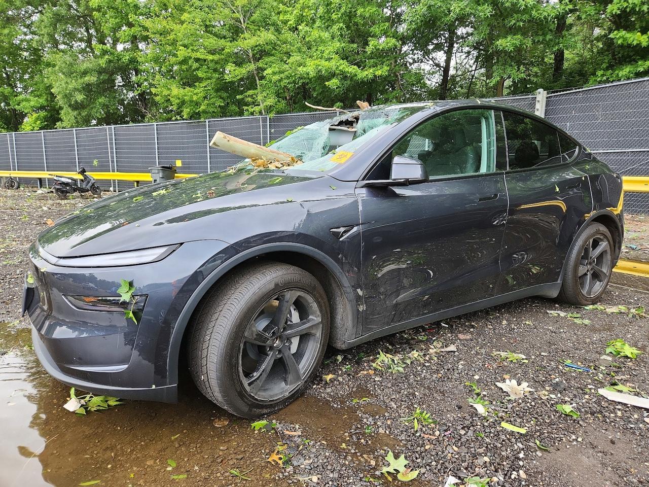 7SAYGDEE6TF399452 · 2026 TESLA MODEL Y