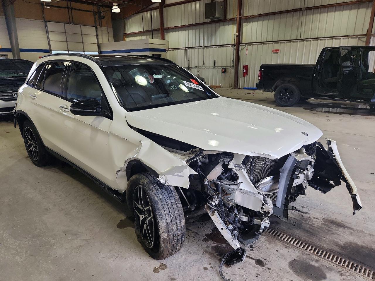 WDC0G4KB8HF238151 · 2017 MERCEDES-BENZ GLC · 4/13