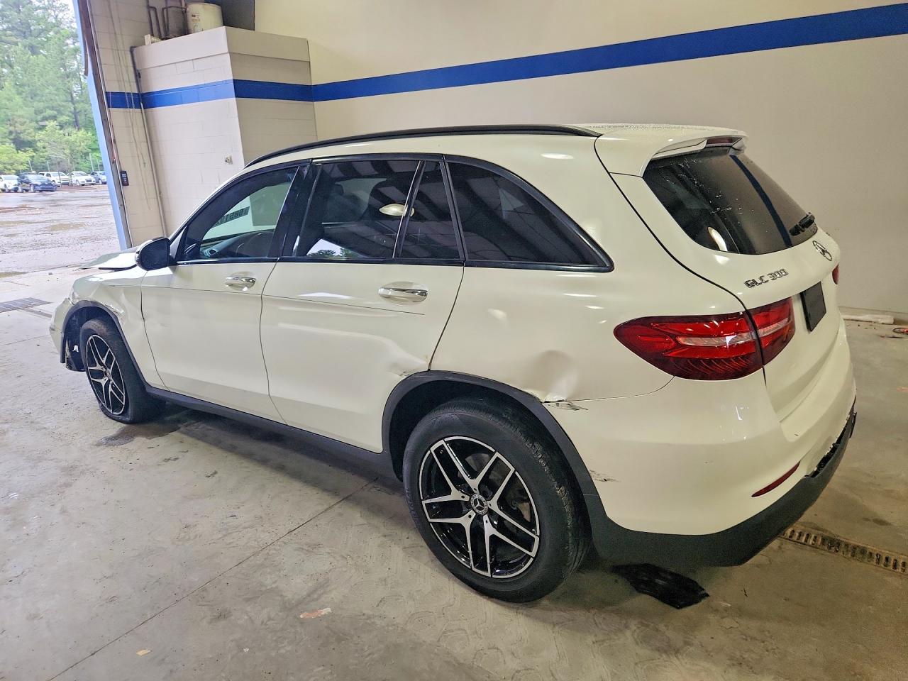 WDC0G4KB8HF238151 · 2017 MERCEDES-BENZ GLC · 2/13