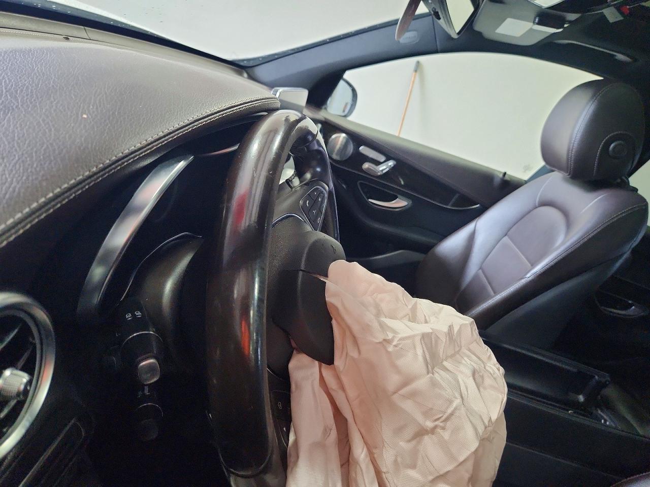 WDC0G4KB8HF238151 · 2017 MERCEDES-BENZ GLC · 9/13