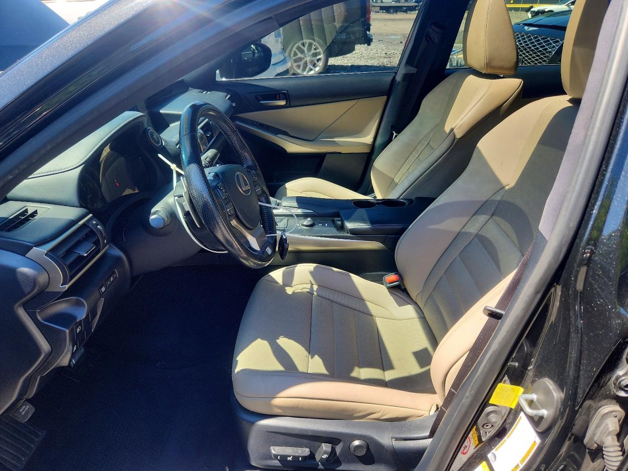 JTHC81D20J5031212 · 2018 LEXUS IS · 7/12