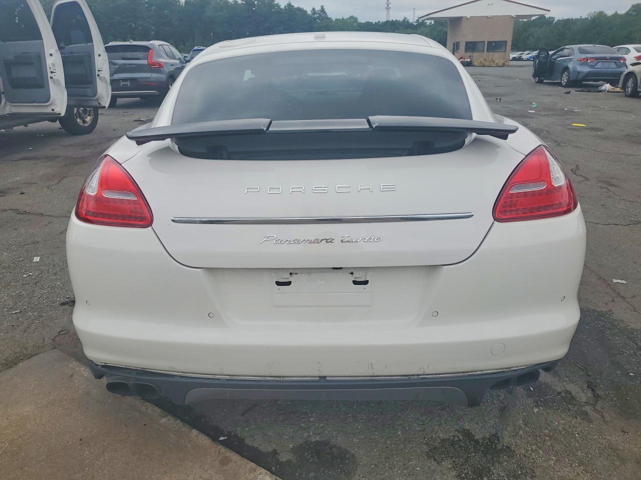 WP0AC2A77BL090574 · 2011 PORSCHE PANAMERA · 6/12