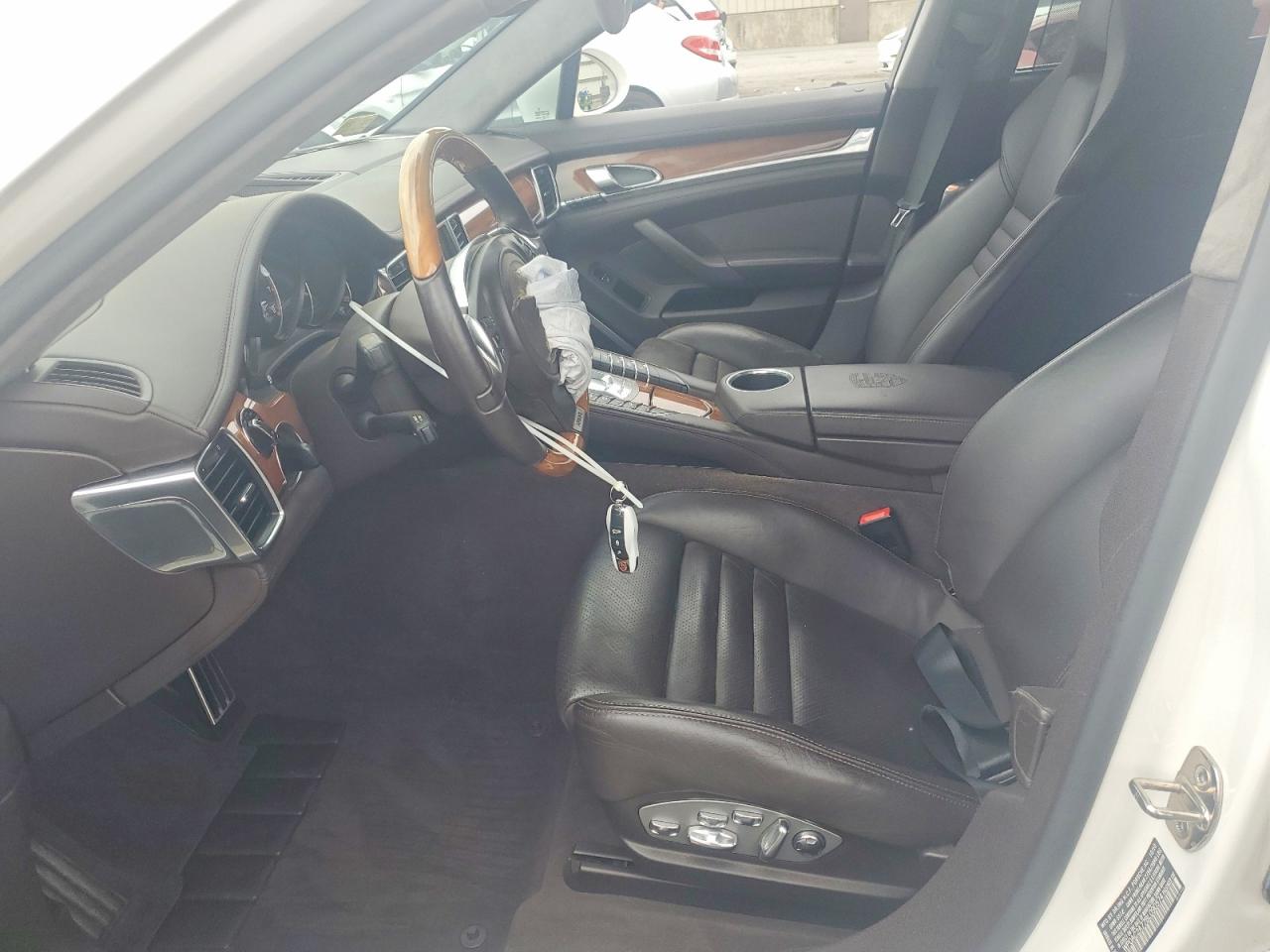 WP0AC2A77BL090574 · 2011 PORSCHE PANAMERA · 7/12