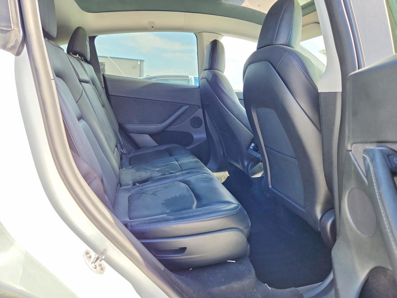 7SAYGAEE4NF570202 · 2022 TESLA MODEL  Y · 10/13