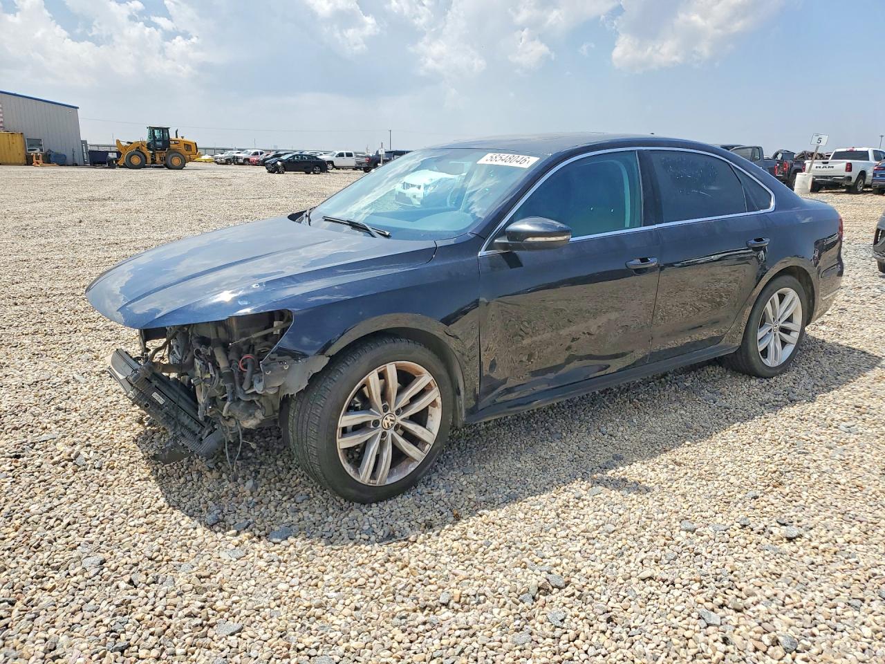 1VWBA7A39JC008215 · 2018 VOLKSWAGEN PASSAT