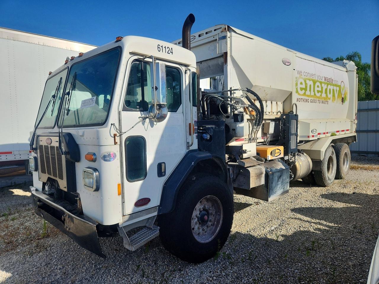 3BPDLJ0X5KF103026 · 2019 PETERBILT 520 · 2/10