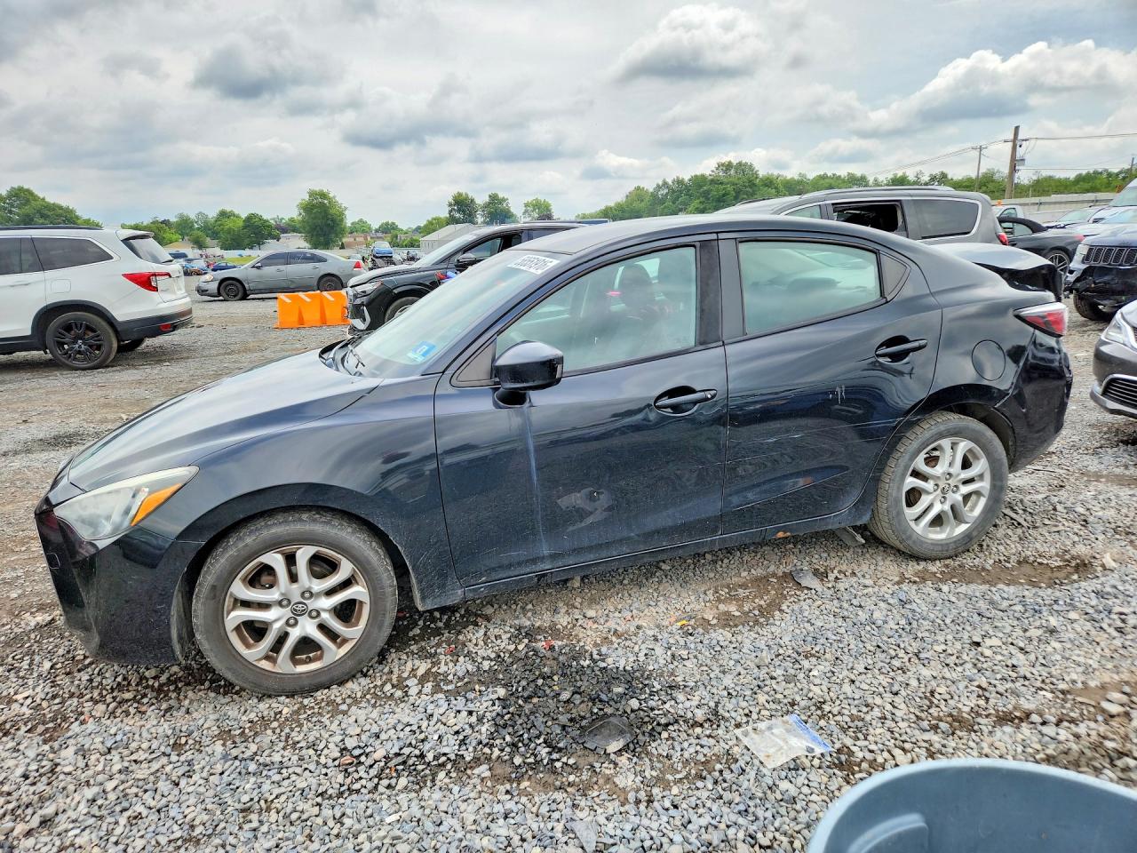 3MYDLBYV0HY164484 · 2017 TOYOTA YARIS IA