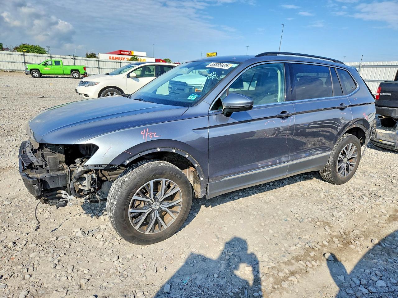 3VV2B7AX6LM076008 · 2020 VOLKSWAGEN TIGUAN